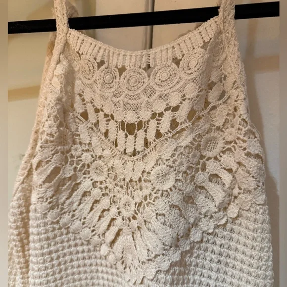 NWOT Cream Cropped Embellished Camisole - Picture 2 of 6